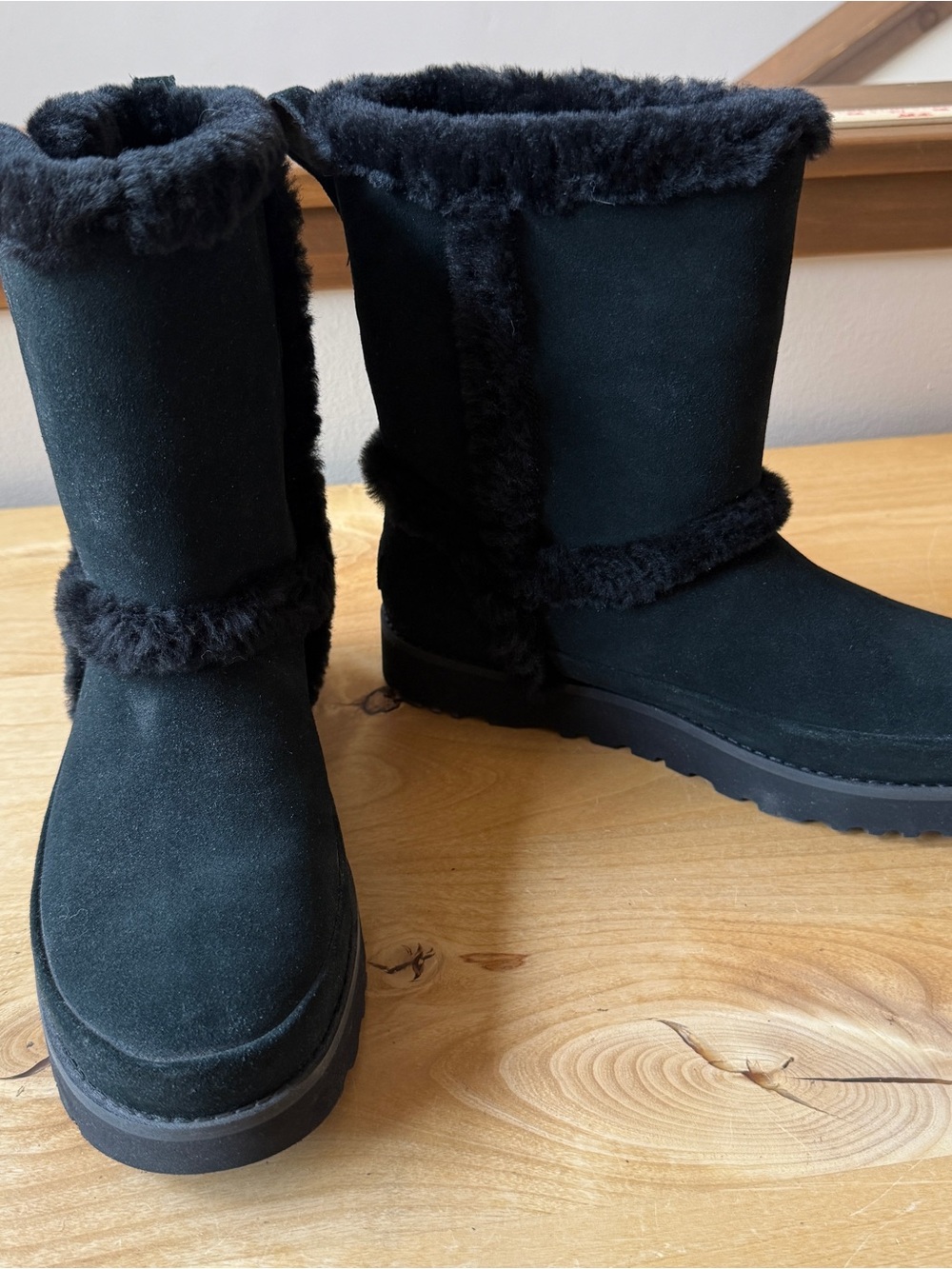 UGG AUSTRALIA BLACK SUEDE CLASSIC BOOT PULL ON FLAT SN 1112500 WINTER COZY W 9 - Picture 6 of 12